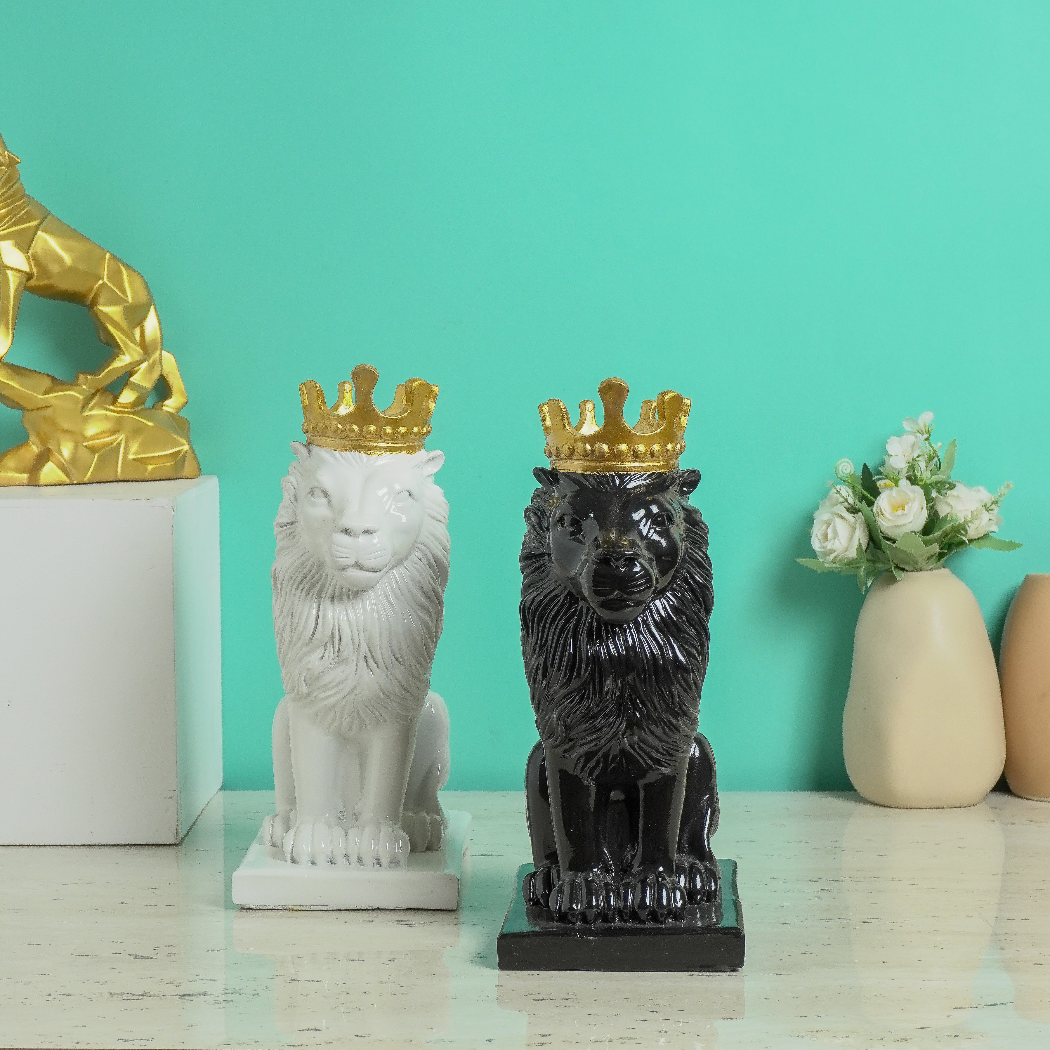 Majestic Lion White & Black showpiece (Set of 2) The Decor Mart